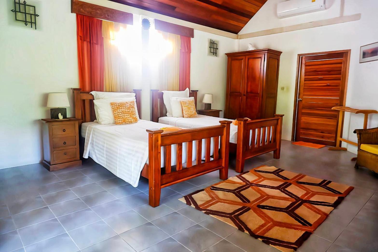 Kingsacre Hotel Nai Yang Beach Kültér fotó