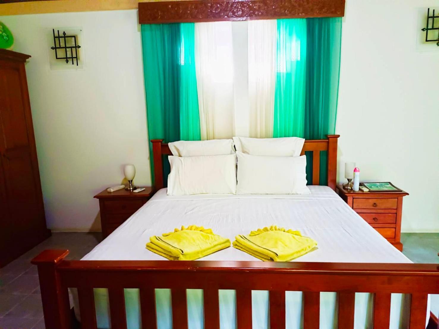 Kingsacre Hotel Nai Yang Beach Kültér fotó