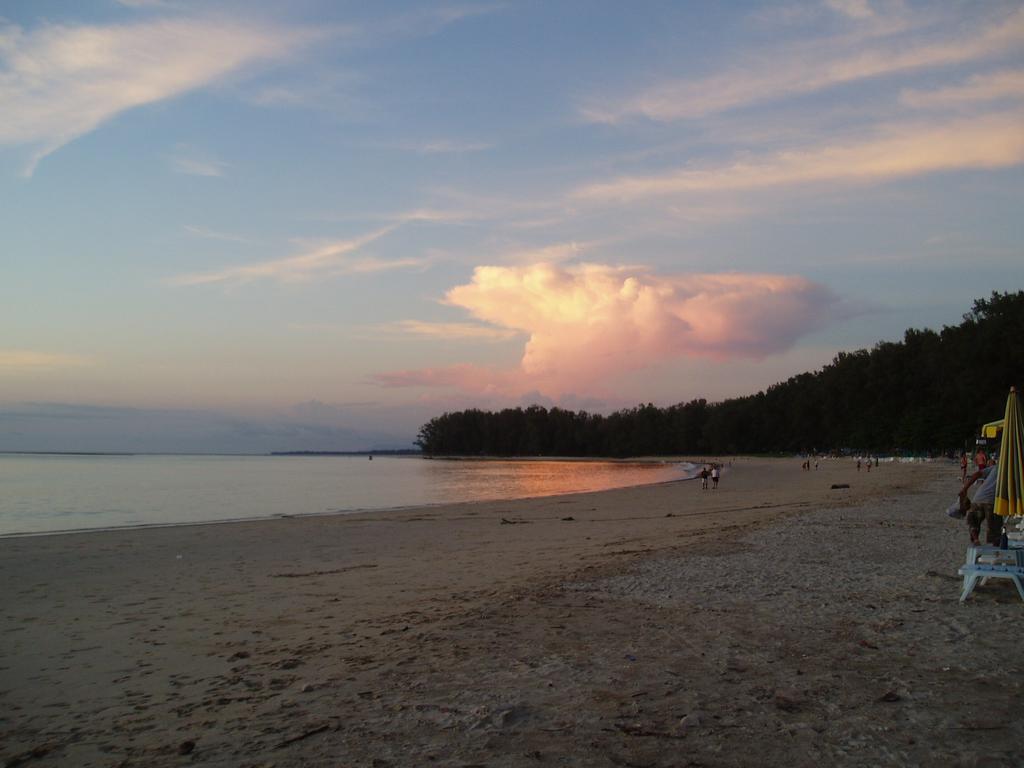 Kingsacre Hotel Nai Yang Beach Kültér fotó